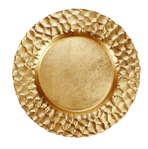 Élégante assiette de présentation en cuivre côtelé effet soleil couchant, avec un point focal central et des lignes fines. Chacun est disponible au prix de gros dès maintenant. - Product Image 3
