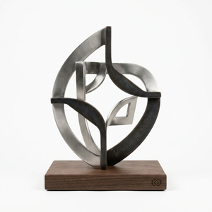 Sculpture abstraite en acier inoxydable brossé, élégante figurine spirale moderne pour table, art métallique de luxe avec base en bois - Product Image 6