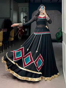 Lehenga Choli Negro Bordado con Patrones de Diamantes Coloridos, Vestido Tradicional Indio de Boda Largo Hasta el Suelo para Mujer - Product Image 2