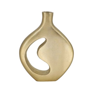 Jarrón de Flores Hecho a Mano de Metal Pulido con Diseño Costero para Decoración de Mesa Vintage, Bodas, Eventos en el Hogar, Ambiente y Estilo de Vida - Product Image 1