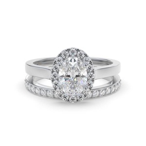 Bague de fiançailles ovale Halo avec alliance assortie, diamant de laboratoire de 0,80 ct en or 18 carats et platine - Product Image 2