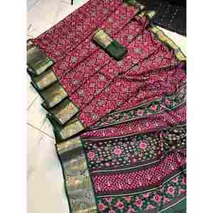 TENDENCIA PATOLA DE SEDA SUAVE ESTAMPADO SAREE CON BLUSA DESCOSTADA VINO - Product Image 1