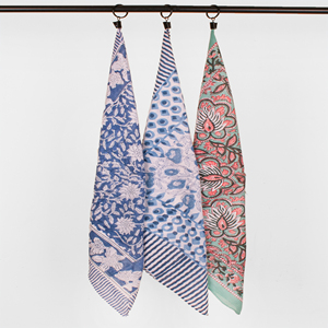 Écharpe carrée en coton imprimé à la main, élégante et multifonctionnelle, style bohème, pour la tête, le cou et les mains. - Product Image 5