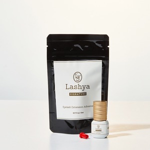 [Lashya] Signature Professional <b>Lash</b> <b>Glue</b> 10 ml Strong Hold Optimal Viscosity Professional Eyelash <b>Glue</b> - Product Image 2
