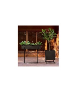 Support de plante en métal offrant un support élégant pour les fleurs, les herbes, les plantes succulentes, pour le jardinage intérieur et extérieur et la présentation décorative - Product Image 2