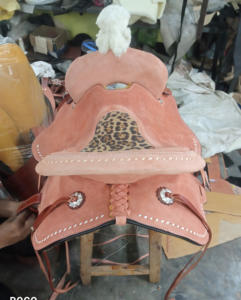 Sillín Western Pleasure Trail Riding de cuero auténtico elegante y cómodo hecho a mano con asiento acolchado de leopardo al por mayor a granel - Product Image 6
