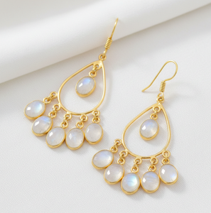 ต่างหูรูปวงรีสีขาวรุ้งธรรมชาติขายดี ทำจากเงินแท้ 925 ชุบทอง 18K แบบห้อย เหมาะสำหรับใส่ไปงานปาร์ตี้ - Product Image 1