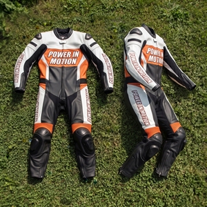 Combinaison de course moto en cuir véritable, cuir de vachette, équipement professionnel pour moto, combinaison une pièce - Product Image 2