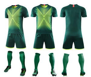 Ensemble d'uniformes de football personnalisés par sublimation, respirant, à séchage rapide, maillot et short de football, kit d'entraînement d'équipe, vêtements de sport pour hommes, vente en gros - Product Image 3