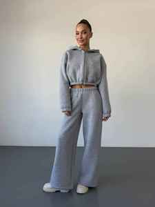 Ensemble de survêtement personnalisé pour femme en velours rose, comprenant un sweat à capuche oversize et un pantalon de jogging, tenue décontractée assortie - Product Image 4