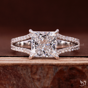 แหวนเพชรเจ้าหญิง 2 กะรัต เพชรเพาะเลี้ยงในห้องปฏิบัติการ ประดับเพชรแบบสปลิตพาเว่ ทองคำขาว 10K รับรองโดย IGI สำหรับงานหมั้นและงานแต่งงาน - Product Image 1