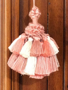 Borlas Hechas a Mano Personalizables de Estilo Vintage Antiguo para Cortinas y Prendas Textiles del Hogar, Varios Colores, Uso Ceremonial - Product Image 3
