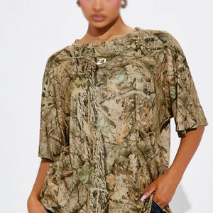 Camiseta Oversize de Camuflaje para Mujer al por Mayor, Ajuste Holgado, Estilo Urbano, Jersey Casual de Fútbol Americano, Ropa Personalizada, Venta al por Mayor OEM - Product Image 3