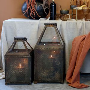 Portavelas de Latón Antiguo con Paneles de Metal Calado para Decoración de Mesa en el Hogar - Product Image 2