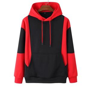 เสื้อฮู้ดผู้ชายแบบสวม สีตัดต่อ แขนยาว ทรงปกติ ผ้าถัก ดีไซน์สีแดงดำ - Product Image 1