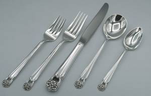 Juego de Cubiertos de Estilo Moderno, Acabado Dorado Espejo, Juego de Cubiertos Planos de Mango Largo y Delgado, Juego de 5 Piezas de Cuchillo, Tenedor y Cuchara - Product Image 4