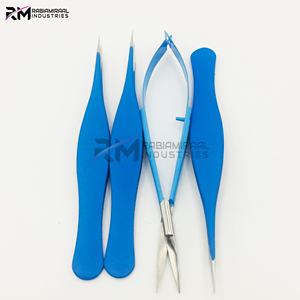 Pinzas y tijeras para cejas RMI de nuevo diseño, con punta afilada, recubrimiento en polvo azul y punta plateada. - Product Image 5