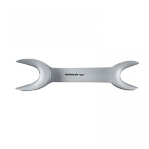 Retractor de Mejillas de Doble Extremo en Forma de V de Acero Inoxidable 40/45mm x 170mm Instrumento Dental Autoclavable de Apto Enterprises - Product Image 4