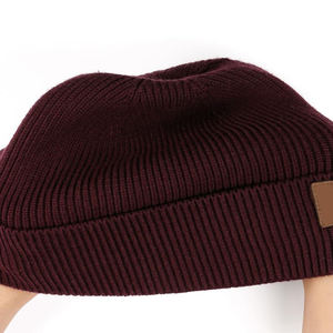 Bonnet personnalisé avec broderie 3D pour les marques de streetwear, en tricot côtelé, marque privée, fournisseur en gros aux États-Unis - Product Image 4