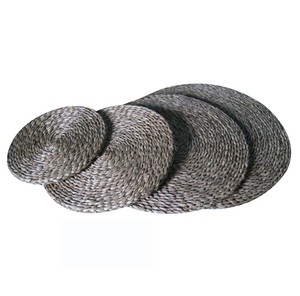 Sets de table sophistiqués en jonc de mer noir classique, écologiques, isolants thermiquement, design contrasté pour une décoration de table haut de gamme - Product Image 6