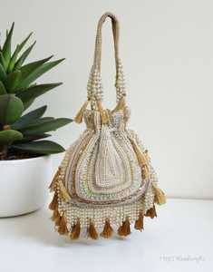 Sac Potli de Soirée en Lin Fait Main de Luxe Léger avec Fermeture Magnétique Brodé et Perlé Personnalisé pour Mariage et Cérémonie - Product Image 3