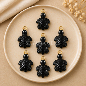 Pendentif en Onyx Noir Sculpté en Forme de Tortue 18mm pour la Fabrication de Bijoux, Colliers Artisanaux, Breloques Animaux, Fournitures en Gros - Product Image 1