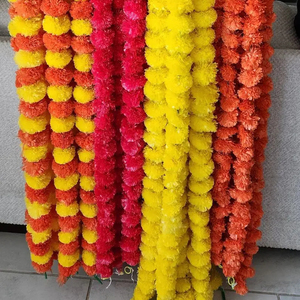 พวงมาลัยดอกดาวเรืองสีส้มสำหรับขายส่ง วันวาเลนไทน์ วันดิวาลี ดอกไม้ประดิษฐ์ทำมือจากพลาสติก สำหรับงานพูจาอินเดีย งานแต่งงาน และงานปาร์ตี้ - Product Image 1