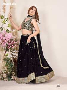 Tenue de soirée indienne tendance en soie Georgette avec broderie de sequins, ensemble Lehenga-Choli et Dupatta, exportateur de mode féminine - Product Image 4