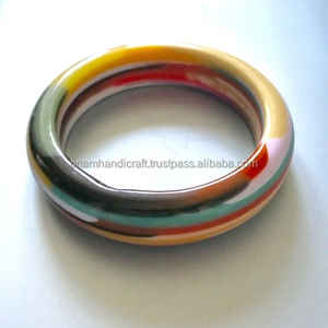 Artisanat en résine de style ange vintage fabriqué à la main pour femmes bouton de manchette et bracelet personnalisés haut de gamme fabriqués à la main d'Inde - Product Image 2