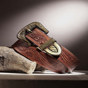 Cinturón de Cuero Genuino de Longitud Personalizada, Diseño Western Rodeo Grabado a Mano, Cinturón Vaquero Multicolor con Grabado Floral, Hebilla de Aleación - Product Image 1