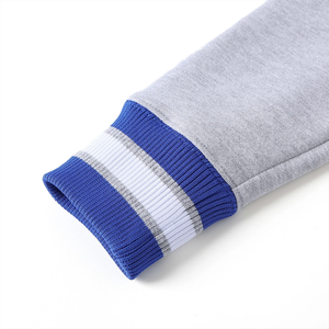 Sweat-shirt gris à col rond ZPB avec broderie chenille, lettres grecques pour sororités et fraternités, pull unisexe de qualité supérieure, idéal pour l'école et l'université - Product Image 4