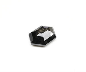 Diamante Negro Rústico de Corte Hexagonal de 6.50 Ct Cultivado en Laboratorio, OM GEMS, Certificado por Terceros - Product Image 5