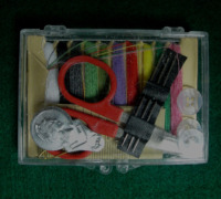 Kit de couture en plastique écologique de la marque DANKING AA0199 |   Ciseaux, aiguilles, fils, boutons, fournitures portables au design élégant