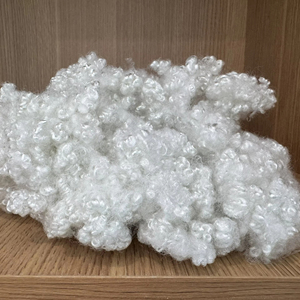 Fibra Hueca Conjugada Tridimensional 15D de 64 mm, 100% Poliéster Reciclado, Antiestática, Resistente a la Abrasión, Ecológica - Product Image 1