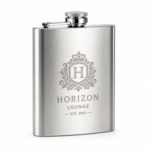 Flacon à whisky rectangulaire de luxe en acier inoxydable de 8 oz, gravé sur mesure, cadeau d'entreprise, flacon de poche personnalisé pour le football - Product Image 1