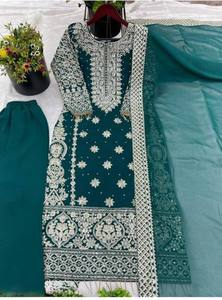 Presentamos la nueva colección en tela georgette sintética con bordados elaborados y lentejuelas, conjunto de top, pantalón y dupatta, completamente cosido y listo para usar. - Product Image 5