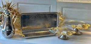 Ensemble de vaisselle en argent et or recyclable, moderne et fait main de qualité supérieure |   Plateaux de service en métal martelé personnalisables Plateaux à gâteaux sur piédestal - Product Image 2