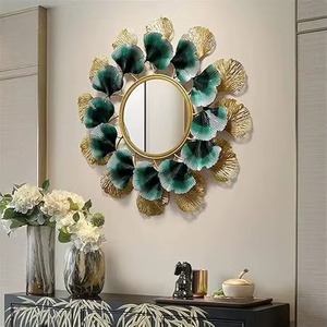 Miroir mural rond en métal de haute qualité avec un design en éventail vert et doré, cadre décoratif bohème - Product Image 4