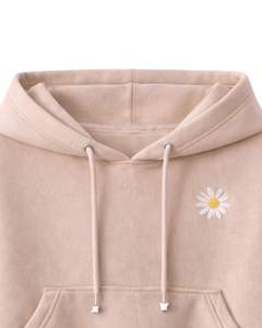 Ensemble crop top et short beige pour femme, broderie marguerite, ourlet à volants, tenue décontractée deux pièces en molleton de coton, fabricant en gros - Product Image 4