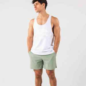 กางเกงขาสั้นกีฬาเอวกลางสำหรับผู้ชาย พิมพ์โลโก้ได้ สีพื้น ระบายอากาศได้ดี เหมาะสำหรับออกกำลังกาย วิ่ง ใส่ลำลอง ผ้าแคนวาส แห้งเร็ว - Product Image 4