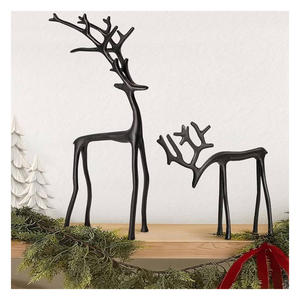 Grande décoration de Noël en aluminium pour l'extérieur en forme de renne avec revêtement métallique résistant aux intempéries - Product Image 4