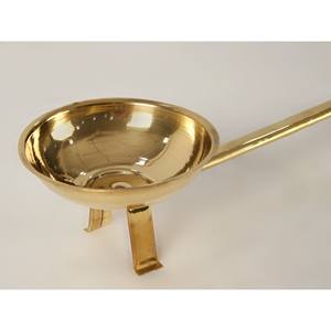 Aarti Diya ทำด้วยมือทองเหลืองขนาด9นิ้วพร้อมที่จับเสื้อผ้ามุสลิมแบบดั้งเดิมและอุปกรณ์เสริมผลิตในอินเดีย - Product Image 2