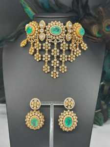 Conjunto de collar choker de lujo con piedra doble de color verde menta y pendientes colgantes, joyería nupcial india de lujo. - Product Image 2