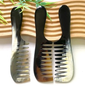 Peine de Cuerno Natural de Alta Calidad para Peinar el Cabello, Barba y Bigote, Hecho a Mano, Ecológico, Moderno, Herramienta Anti-Frizz - Product Image 4