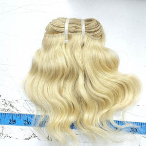 Extensions de cheveux blonds 613 en gros, tissées à la main, en cheveux humains vierges bruts avec cuticules alignées, lots de mèches ondulées - Product Image 3