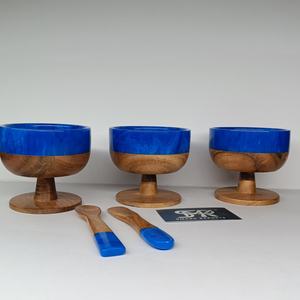 Bol sur piétement en bois et résine époxy de designer avec cuillère pour desserts glacés et présentation de table haut de gamme - Product Image 4