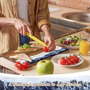 Tabla de cortar y servir de madera de mango con asa de fácil agarre – Tabla de cortar redonda de madera esmaltada con estampado de limón de 13x16 pulgadas. - Product Image 3