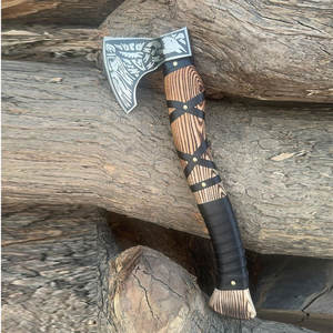 Hacha Vikinga Hecha a Mano con Cabeza de Acero Grabada, Mango de Madera, Empuñadura Envuelta en Cuero, Inspiración Nórdica, Decoración para Exteriores, Regalo - Product Image 2
