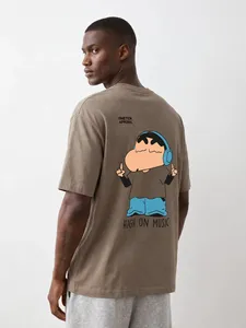 Camiseta de Manga Corta para Hombre, Color Caqui, Corte Holgado, Cuello Redondo, Logotipo Frontal Sólido, Tejido de Punto, Secado Rápido - Product Image 2