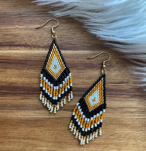 Boucles d'oreilles à franges perlées, bijoux de fête avec perles jaunes, oranges, noires et blanches, bijoux longs pour femmes - Product Image 1